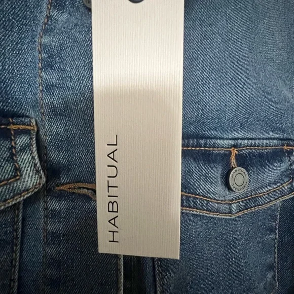 Habitual Denim dress. Stretch material. SUPER CUTE! NWT. Size Large. - Picture 3 of 6